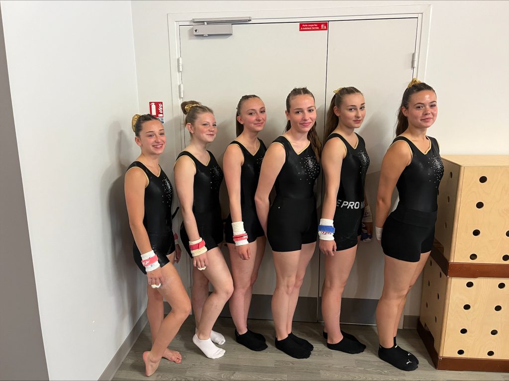 groupe gymnastes filles